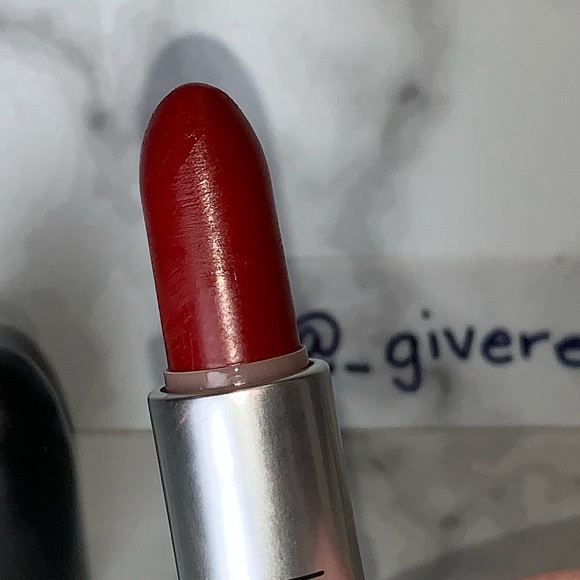 RUNAWAY RED - Satin Lipstick MAC - Picture 4 of 12